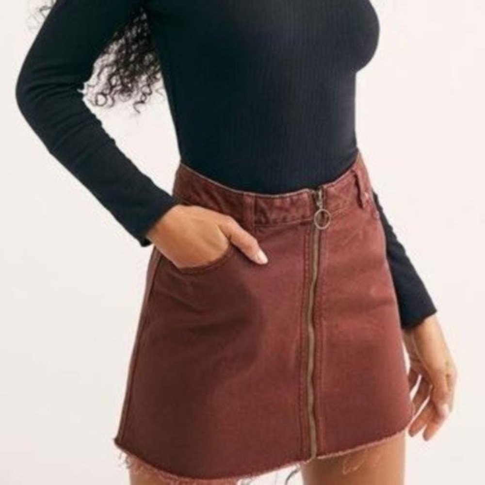 Free People Brown Zip It Up Frayed Hem Mini Jean Skirt Edgy Casual Size XS 26